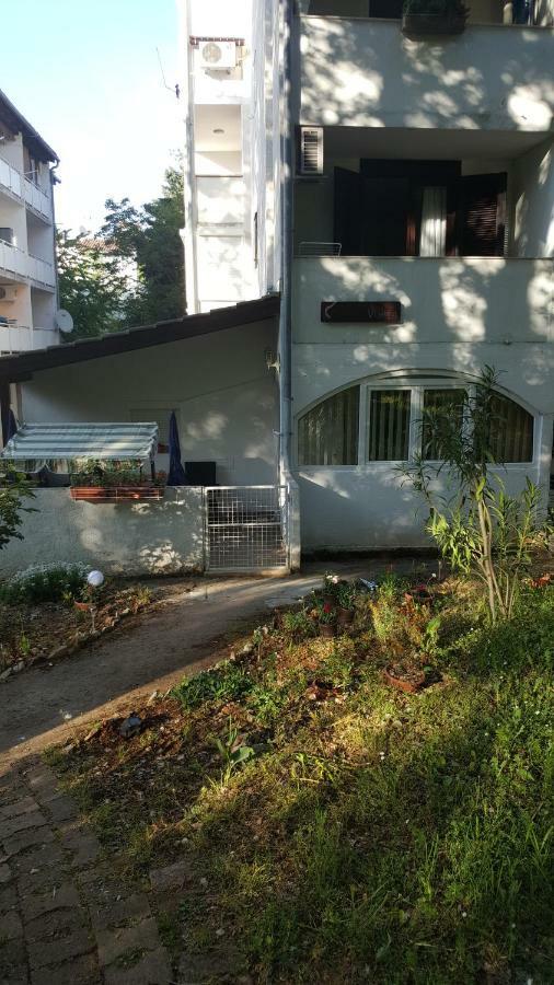 Apartman Garden ポレッチ エクステリア 写真